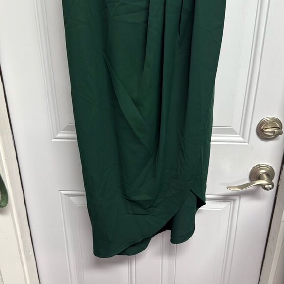 Lulu's GREEN Asymmetrical Pleated Wrap Dress NWT Size Medium - Picture 3 of 4